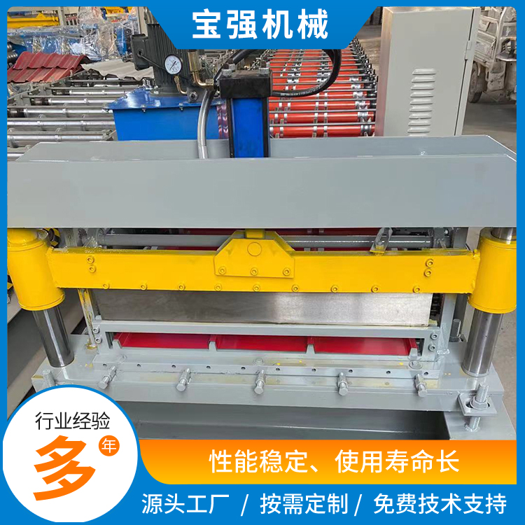 831吊顶板压瓦机